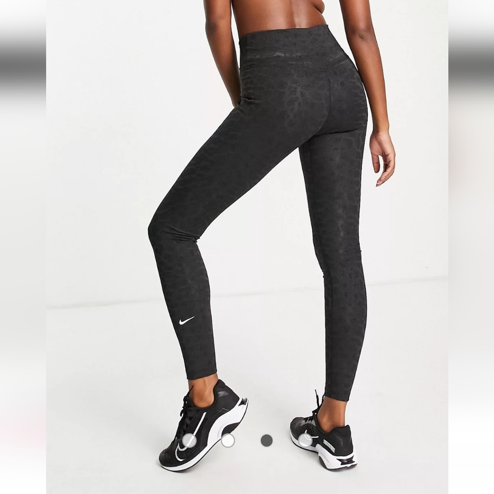 NWT Nike One leppard print leggings